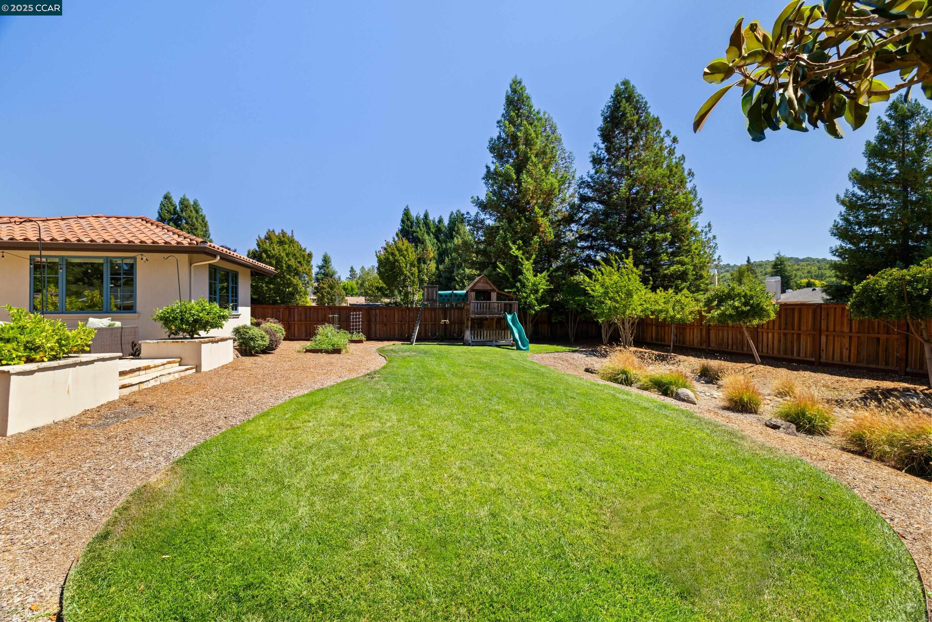3 Barnes Ct