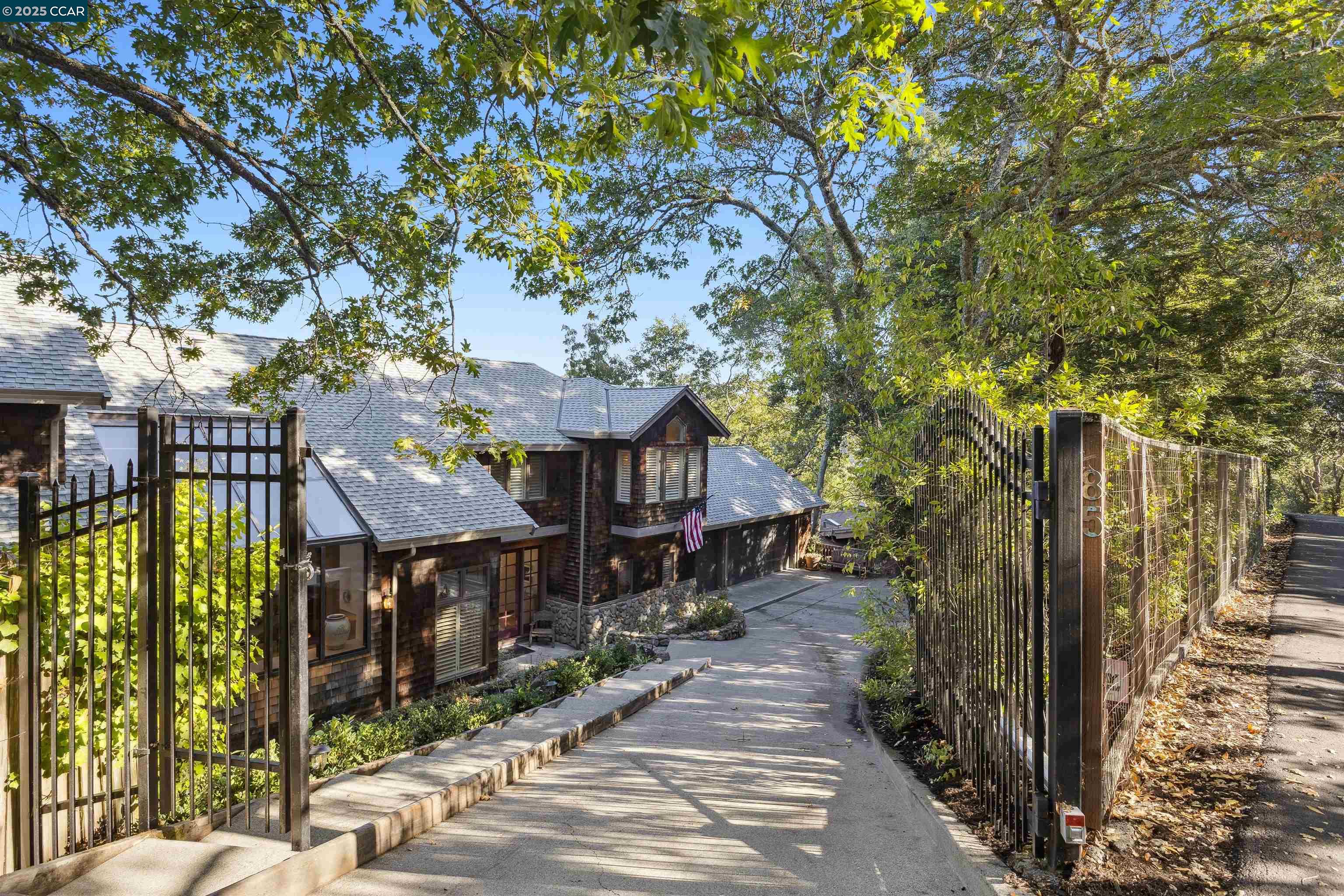 85 La Cuesta Drive