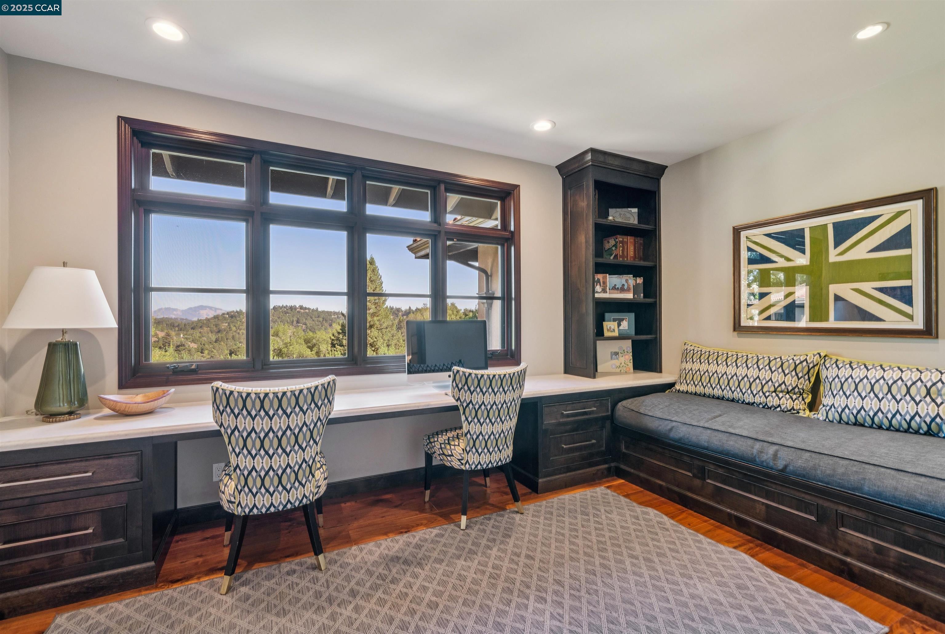 42 Tappan Ln