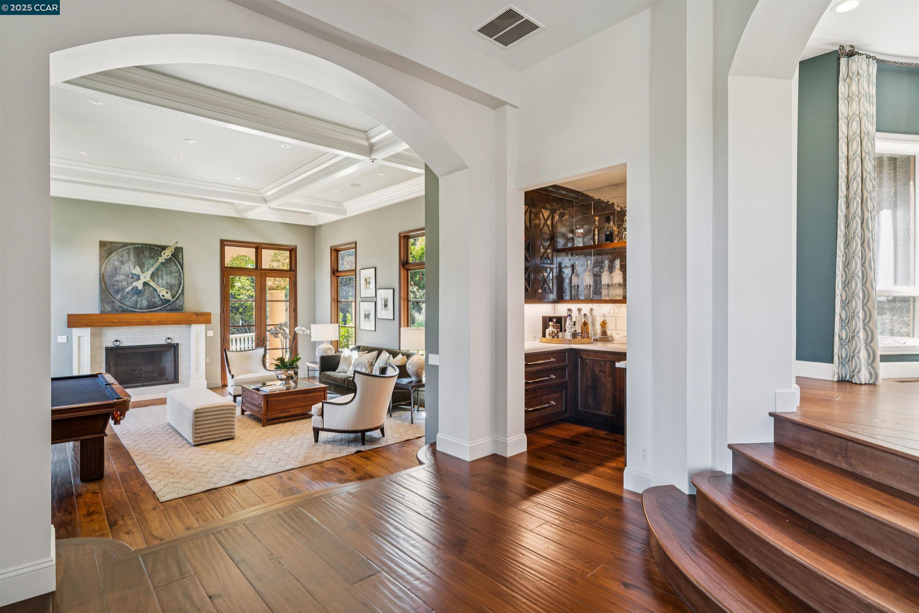 42 Tappan Ln