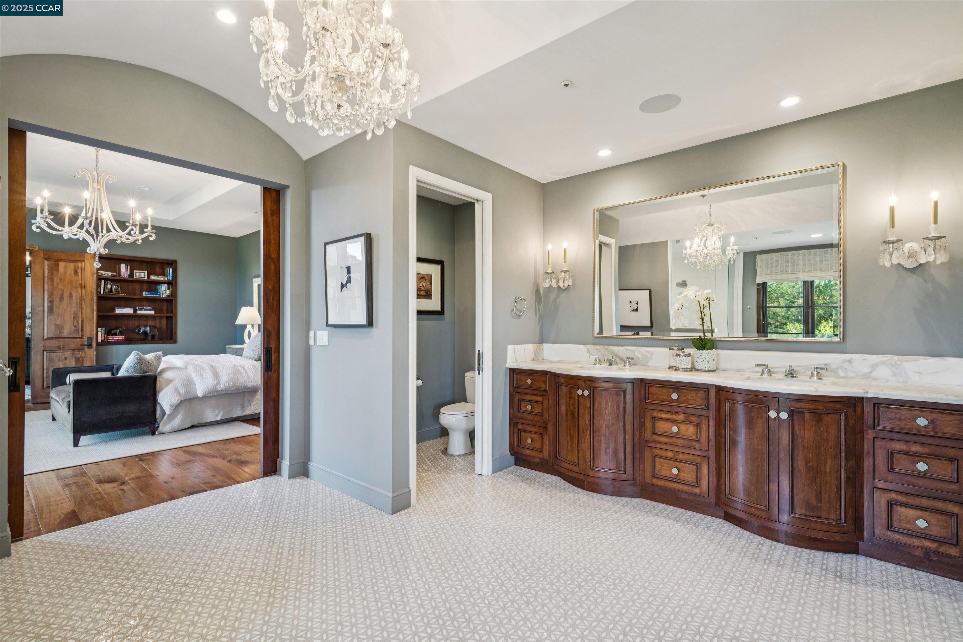 42 Tappan Ln
