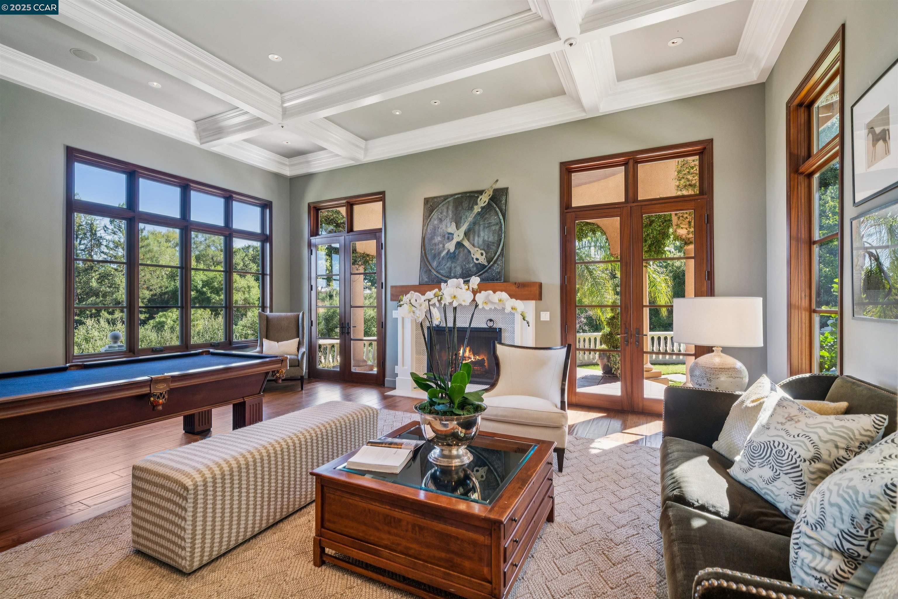 42 Tappan Ln