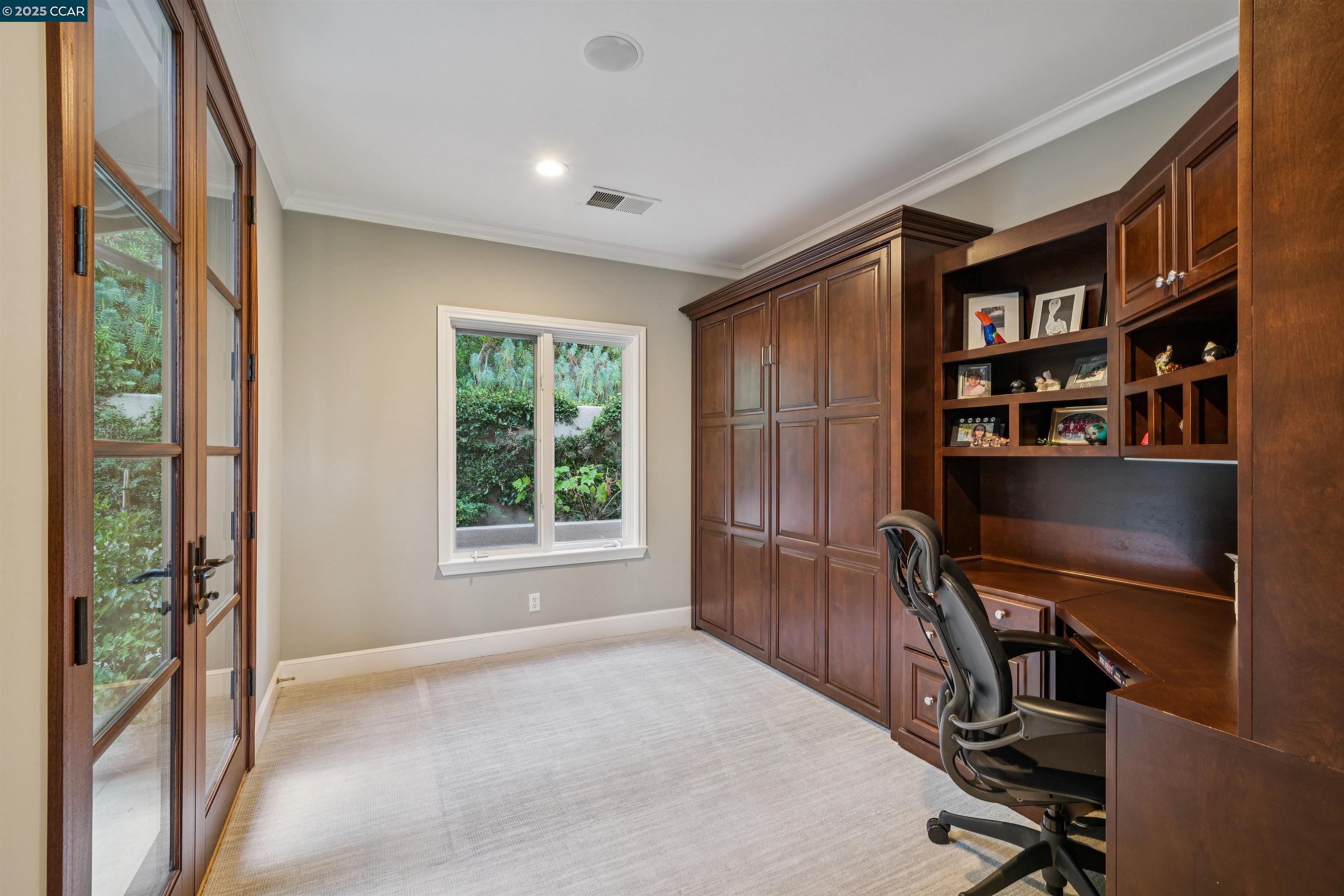 42 Tappan Ln