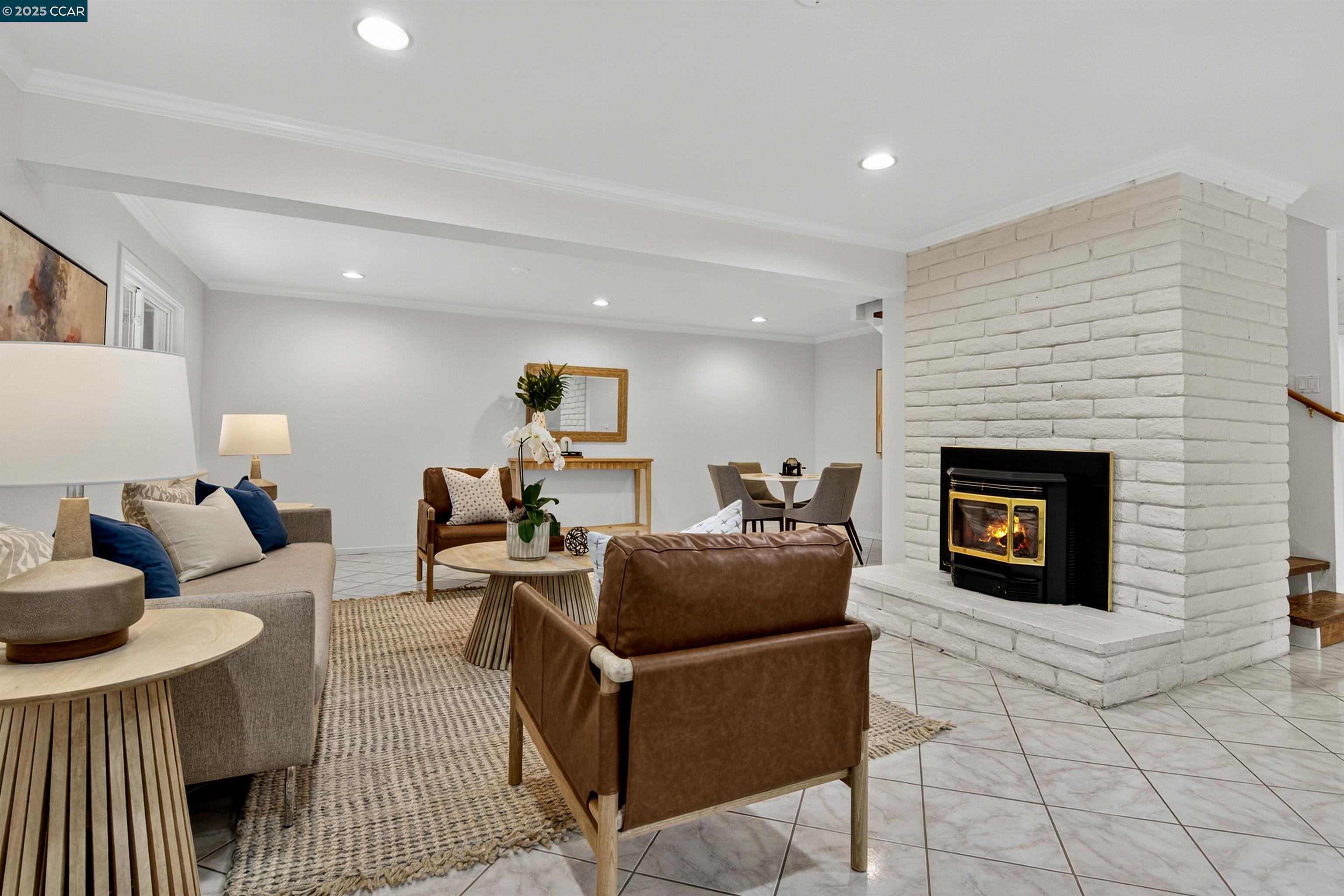 853 Revere Rd, Lafayette