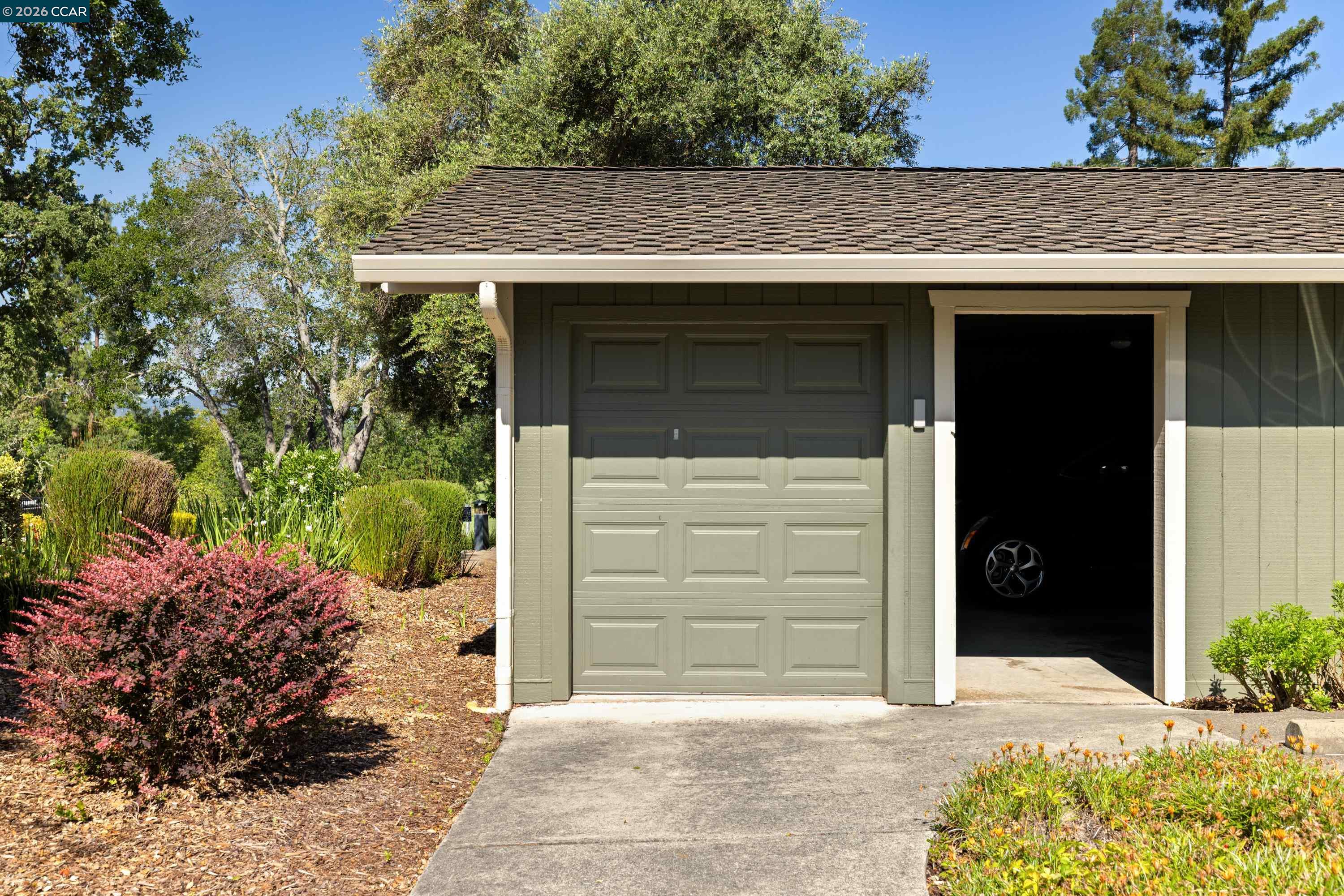 850 Acorn Way