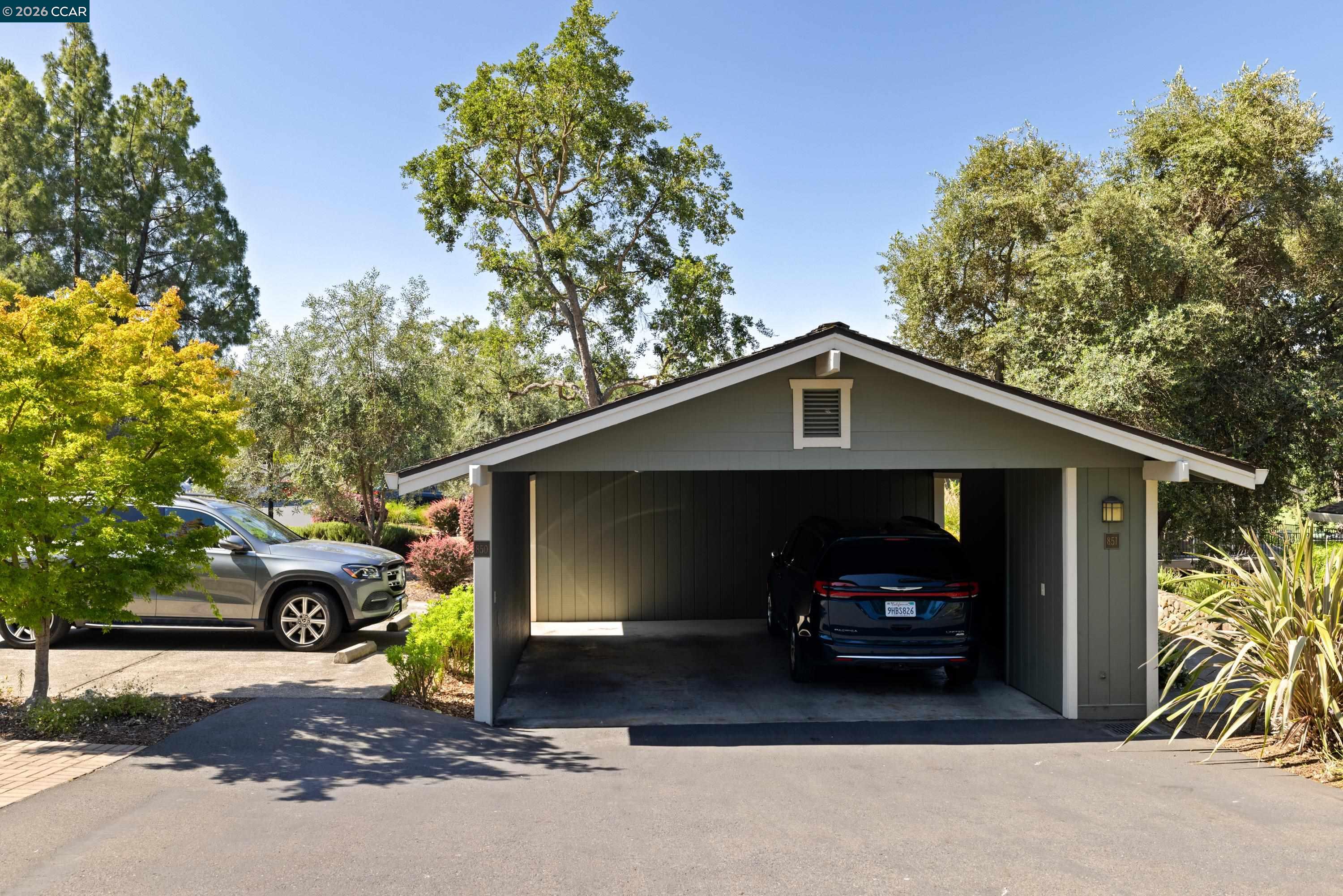 850 Acorn Way