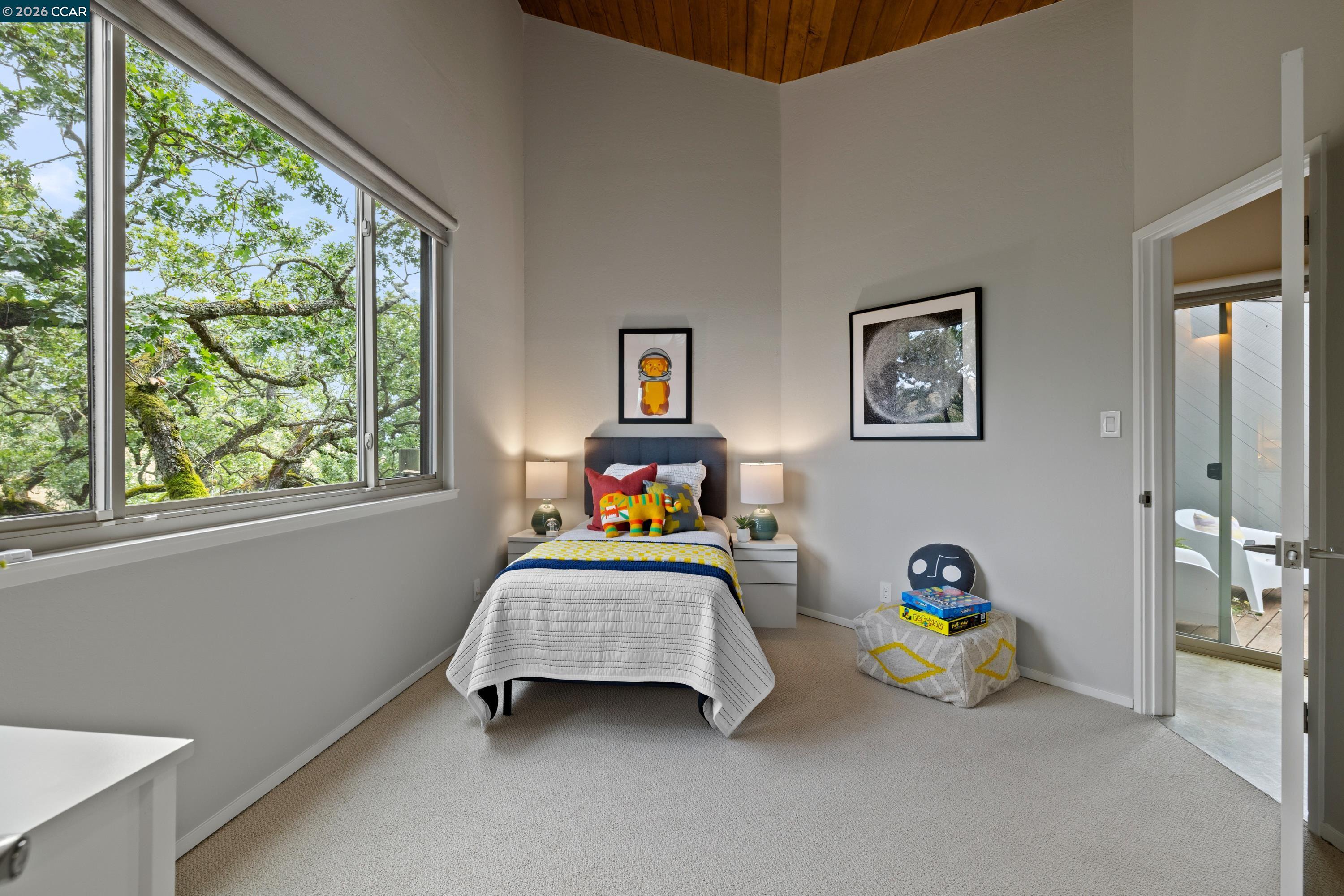 2 Leeward Glen