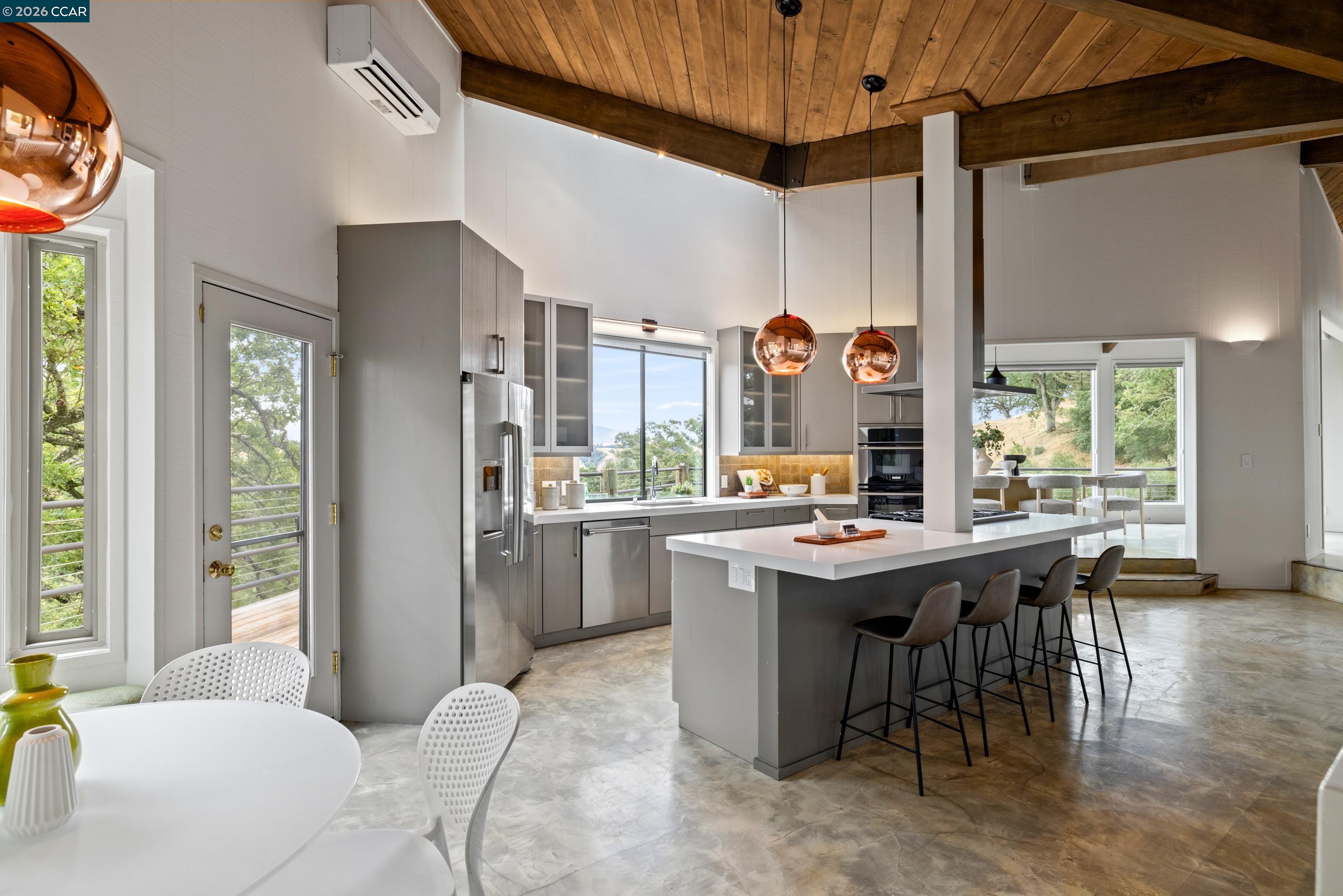 2 Leeward Glen