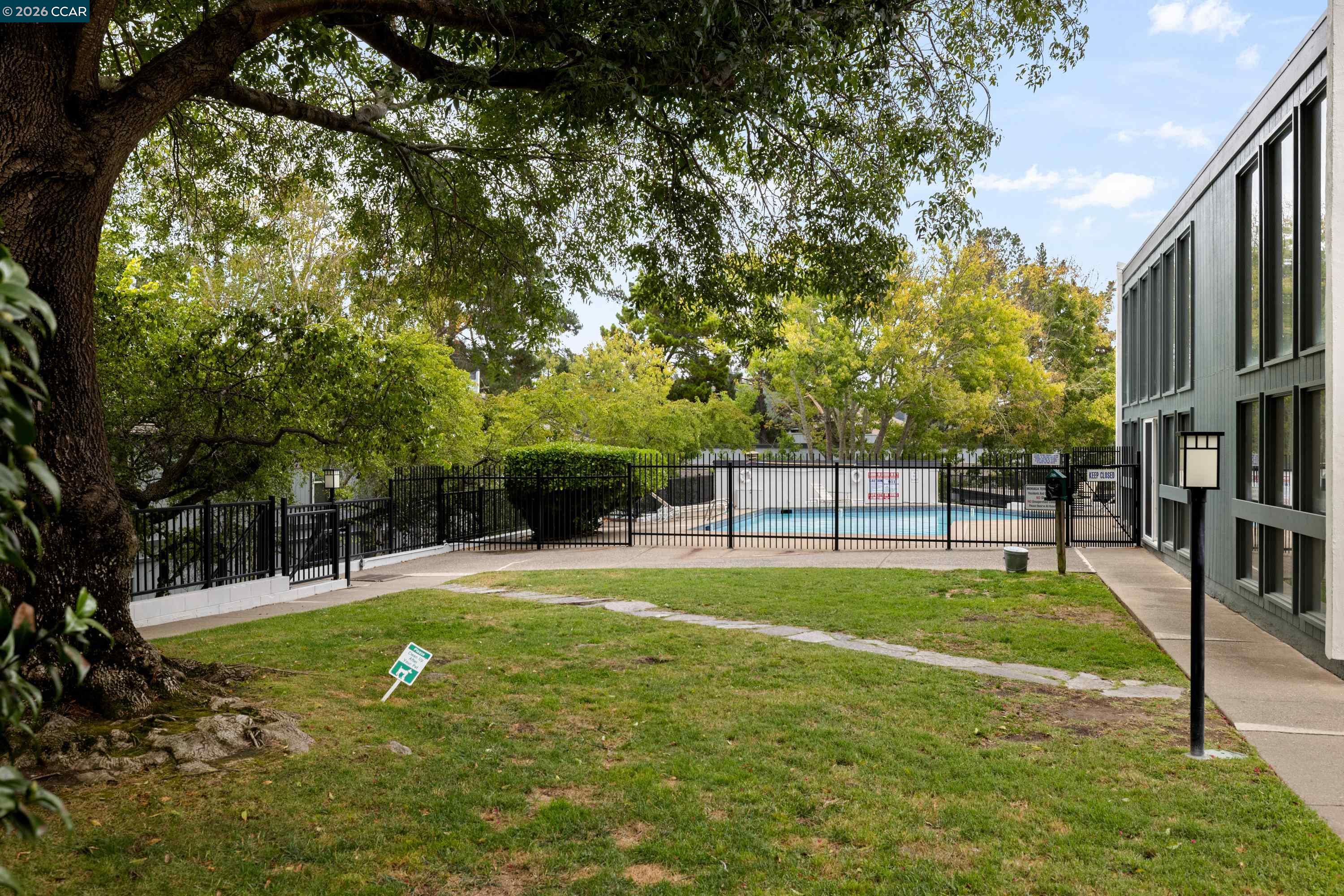 2059 Ascot Dr # 108