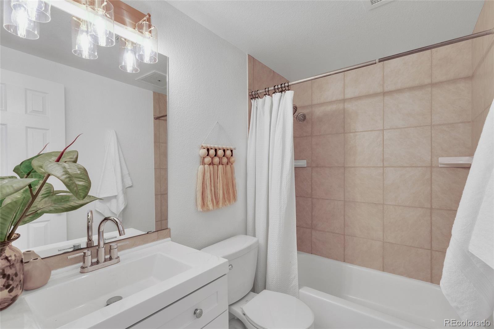 2901 Wyandot Street Unit: 2