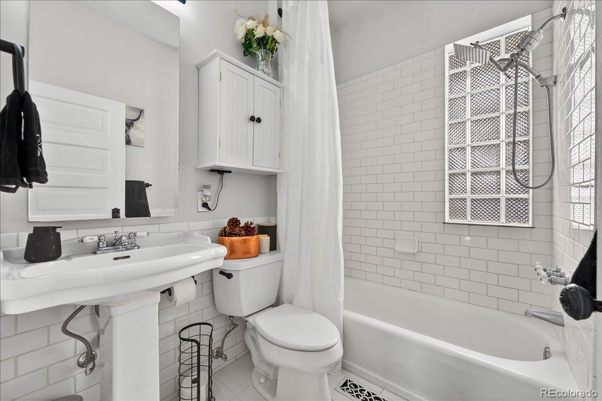 854 S Clarkson Street