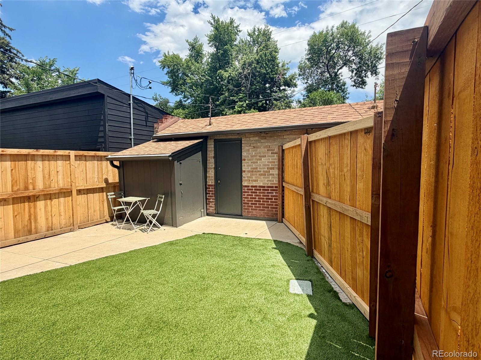 4104 N Yates