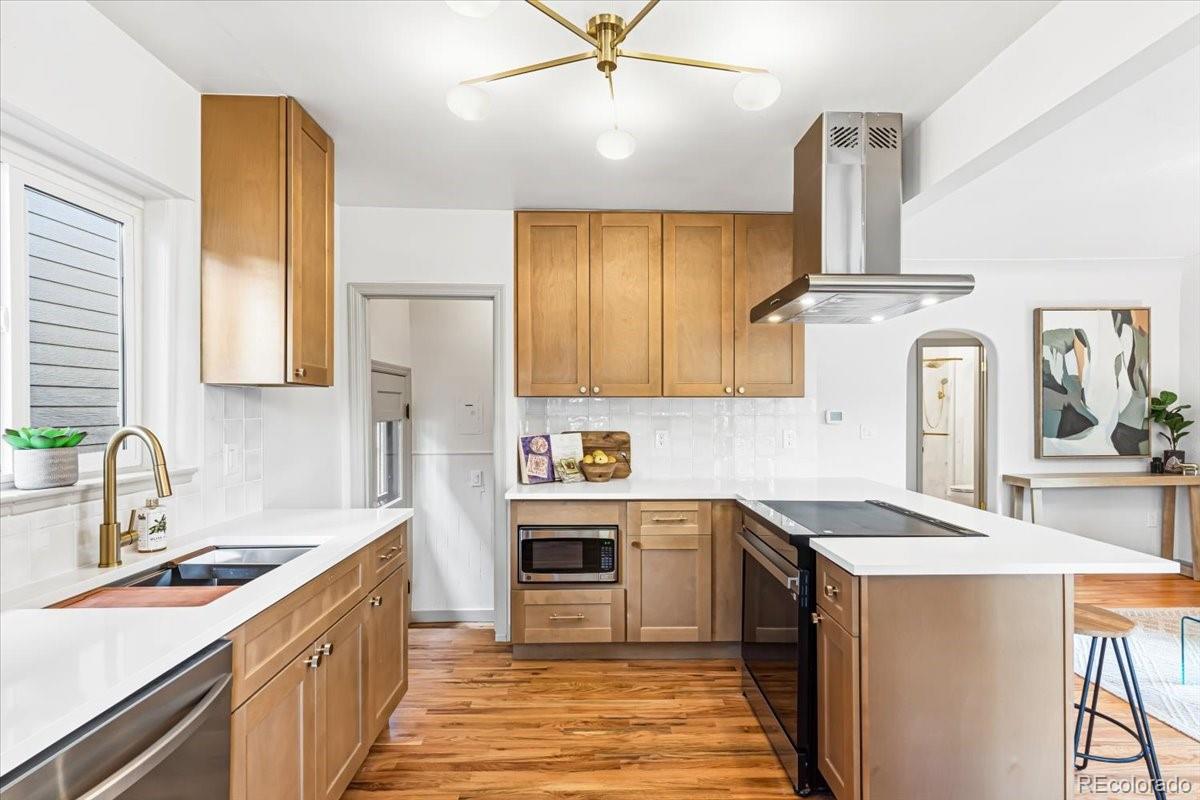 4104 N Yates