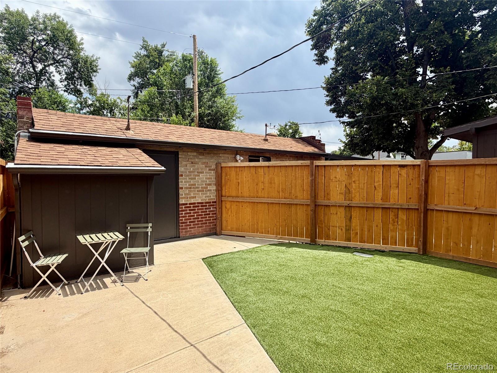 4104 N Yates