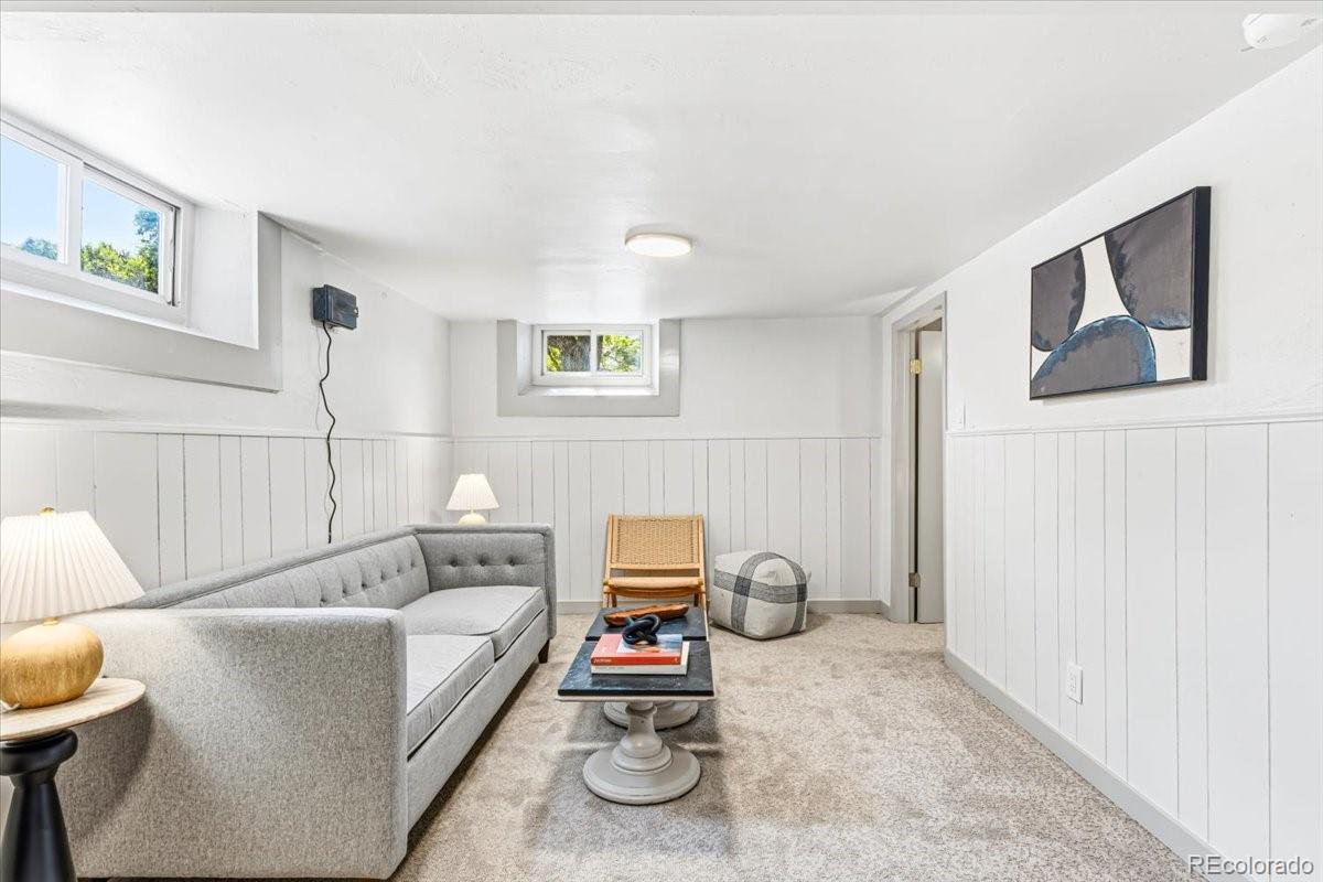 4104 N Yates