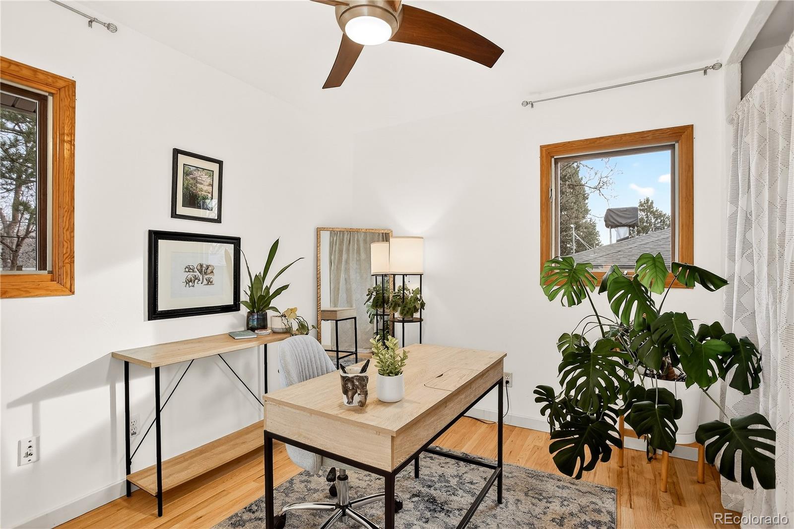 2862 S Zenobia Street