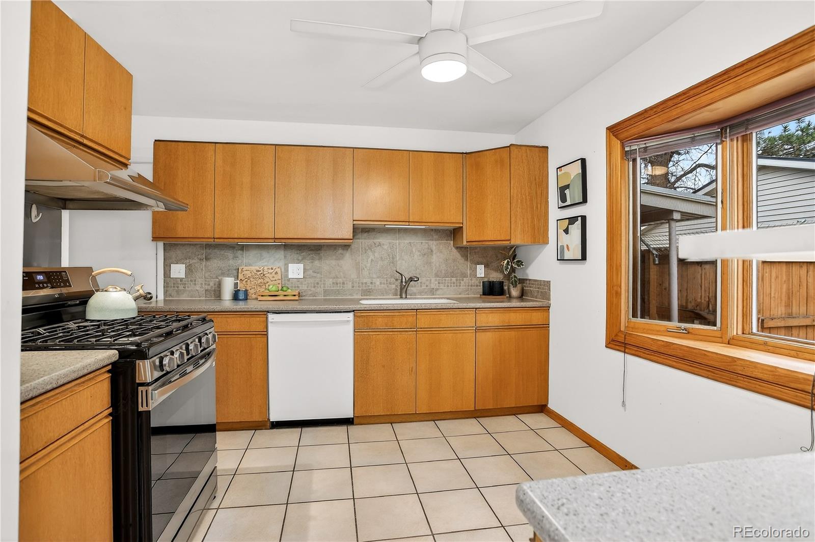 2862 S Zenobia Street