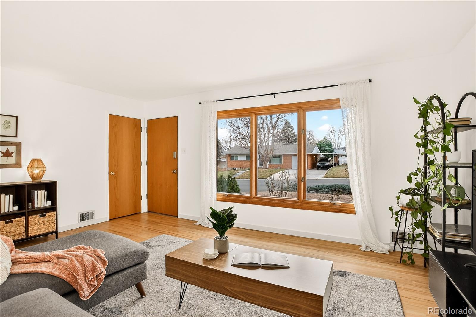 2862 S Zenobia Street