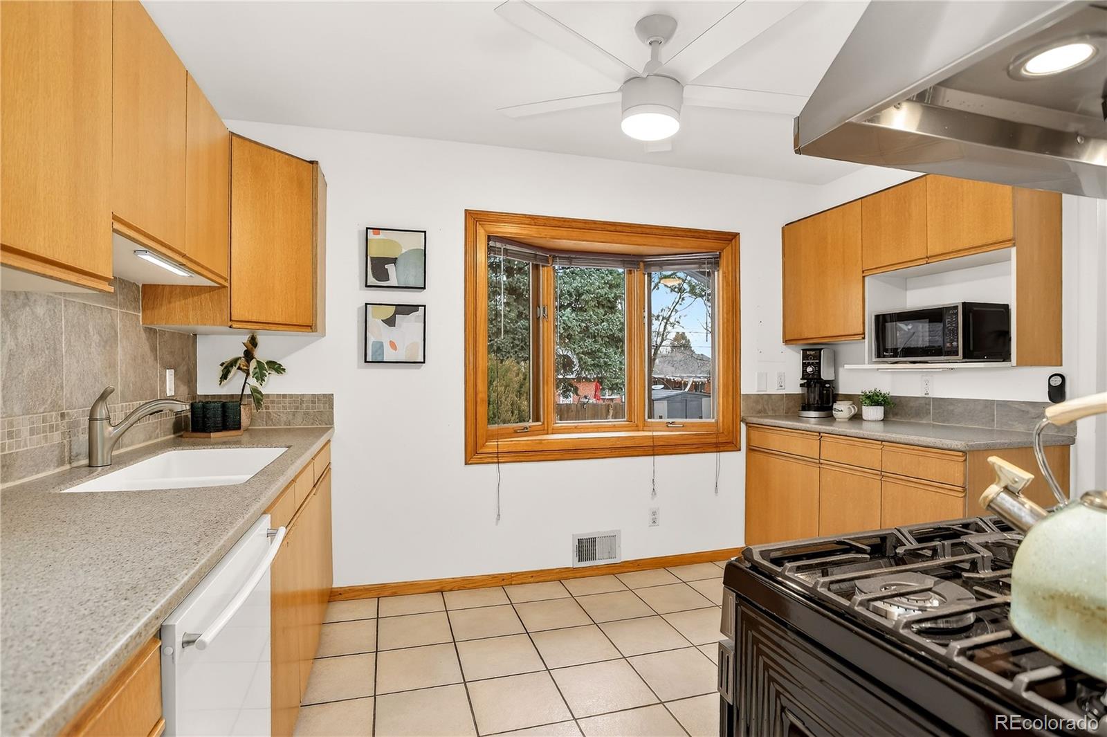 2862 S Zenobia Street