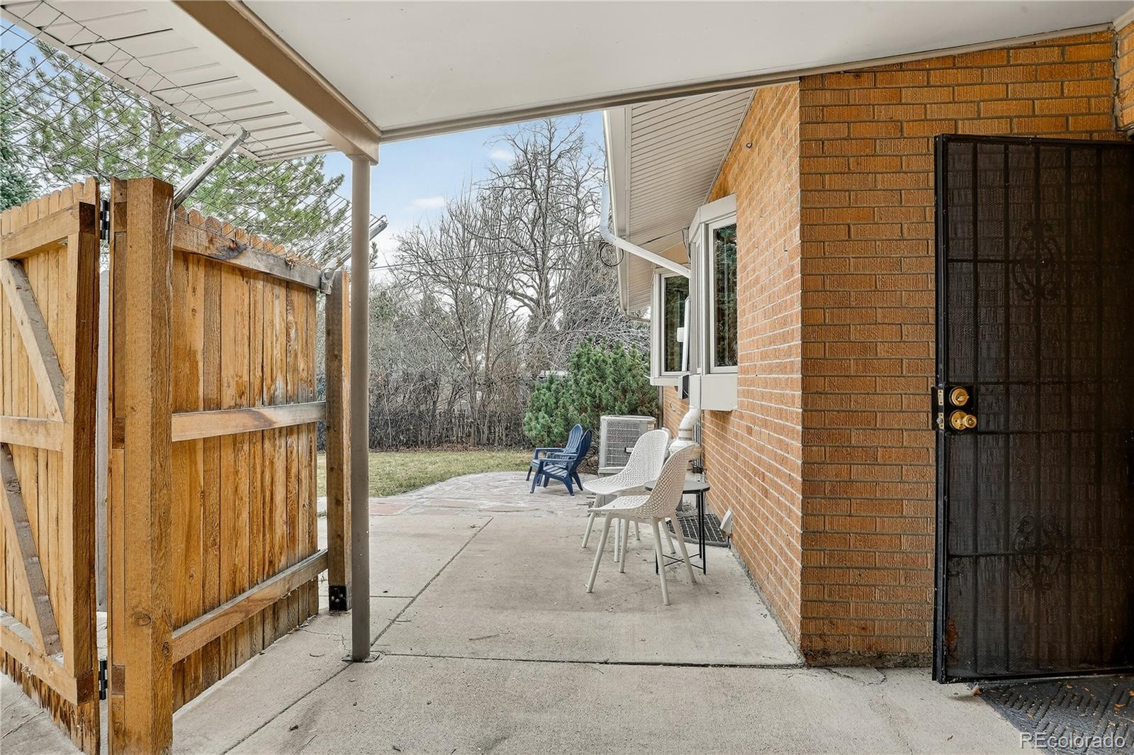 2862 S Zenobia Street