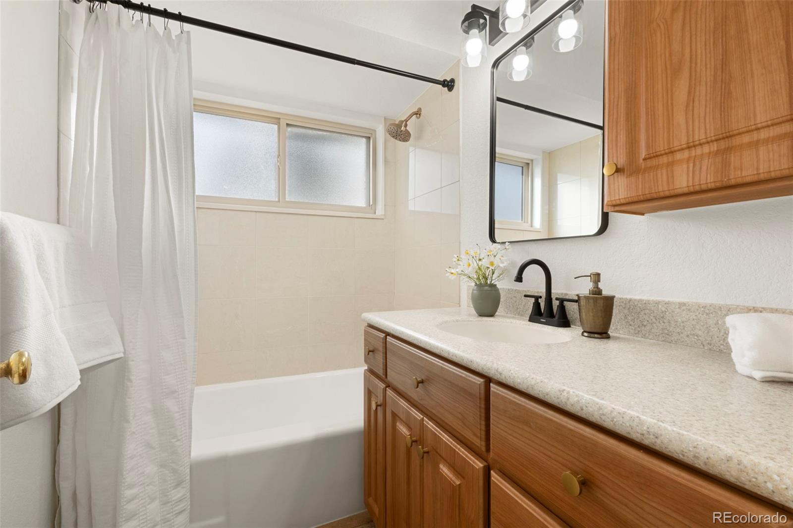 2660 S Dahlia Street