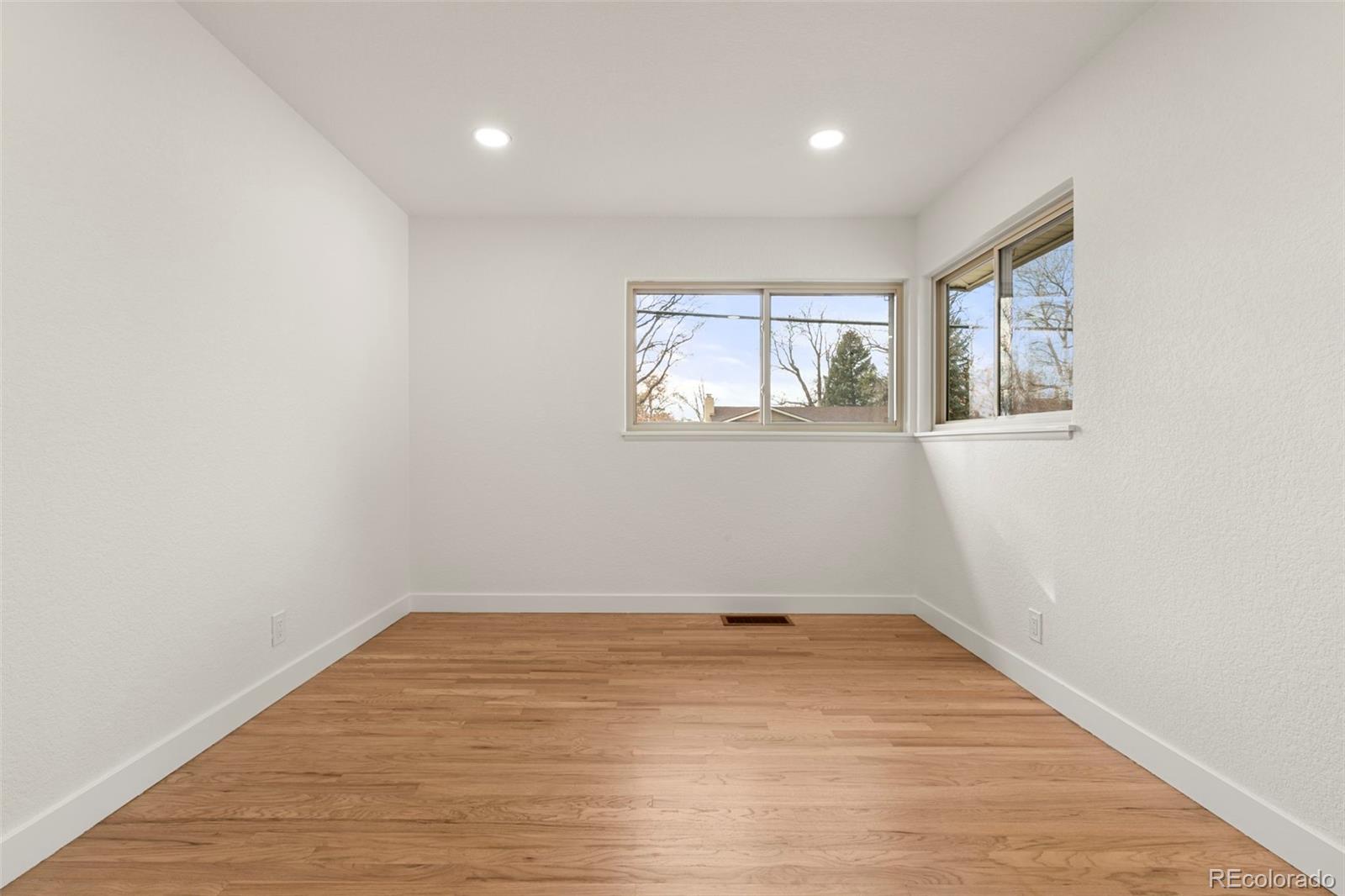 2660 S Dahlia Street