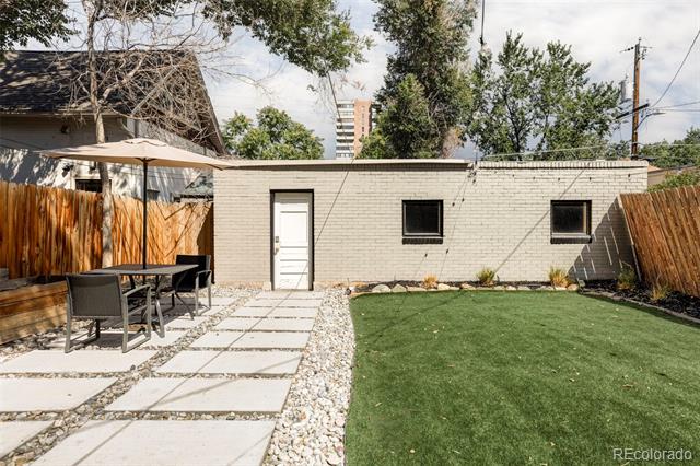 142 N Logan Street