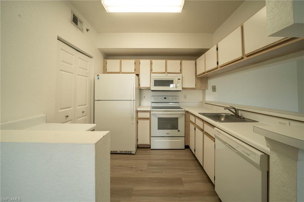 6400 Aragon WAY # 303