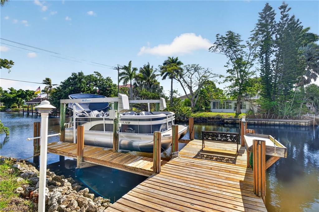 6075 Island Park CT