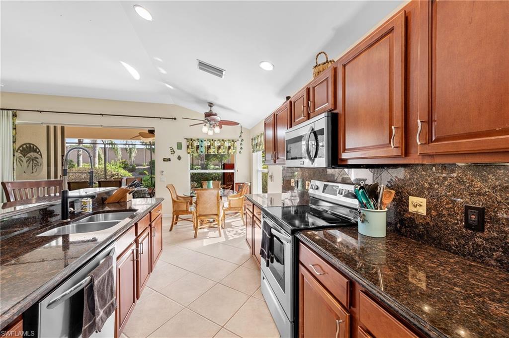 10097 Colonial Country Club BLVD