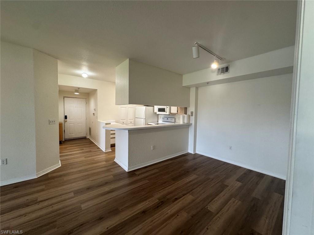 6400 Aragon WAY 303