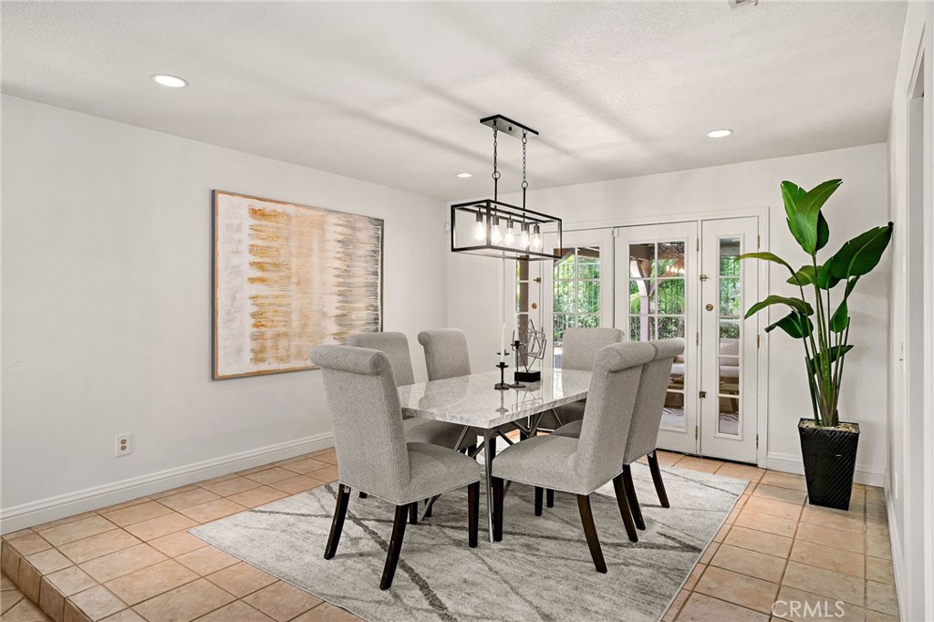 3807 E Ridgeway Road