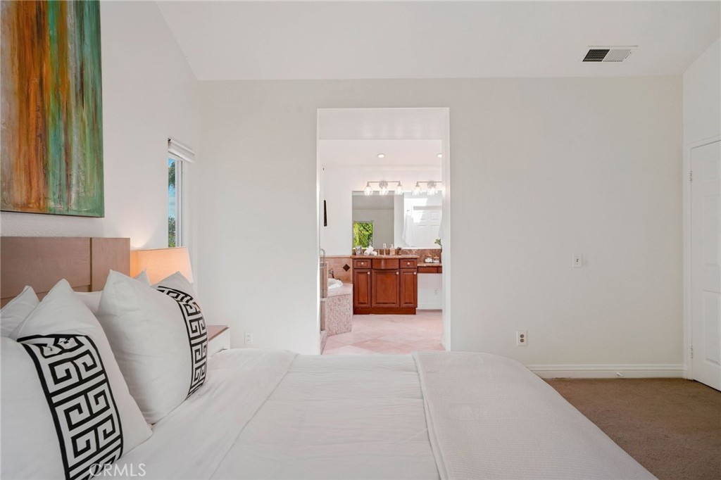 3807 E Ridgeway Road