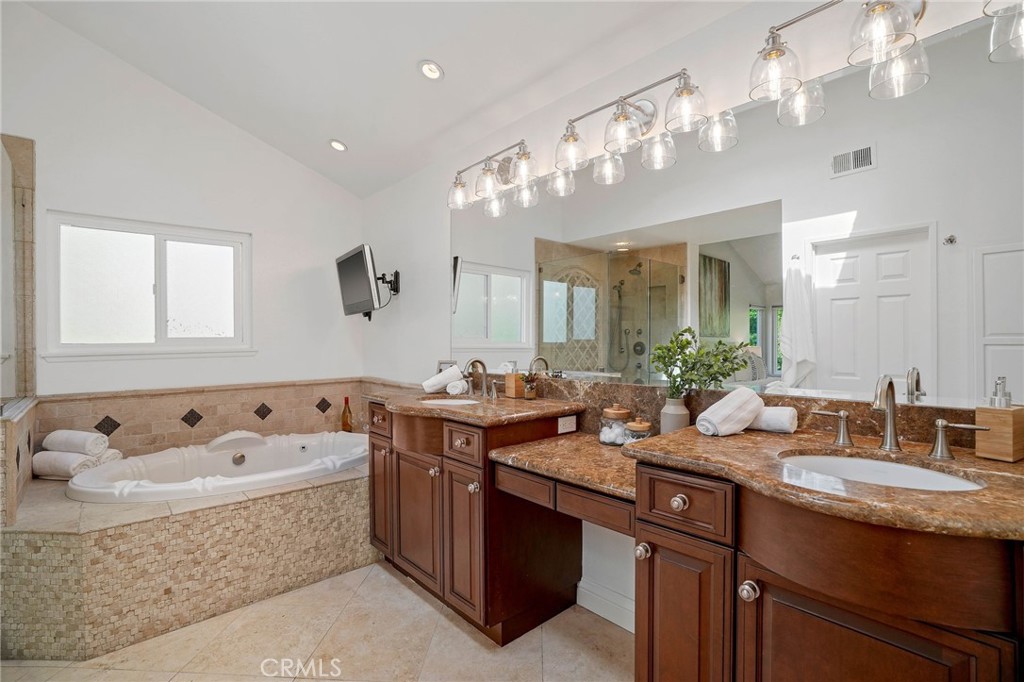 3807 E Ridgeway Road