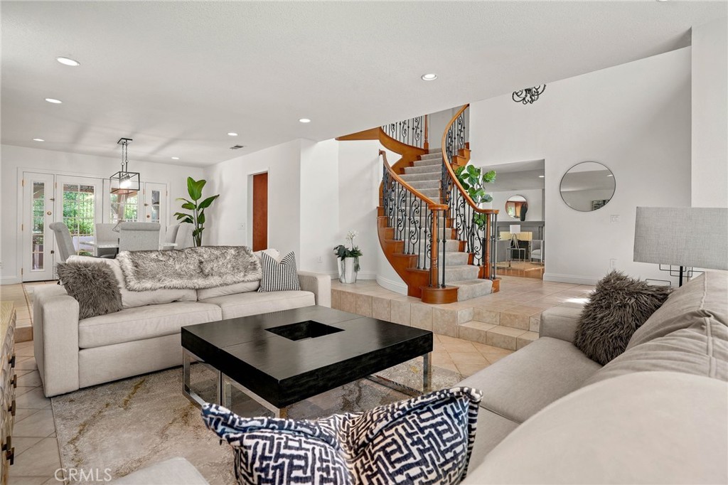 3807 E Ridgeway Road