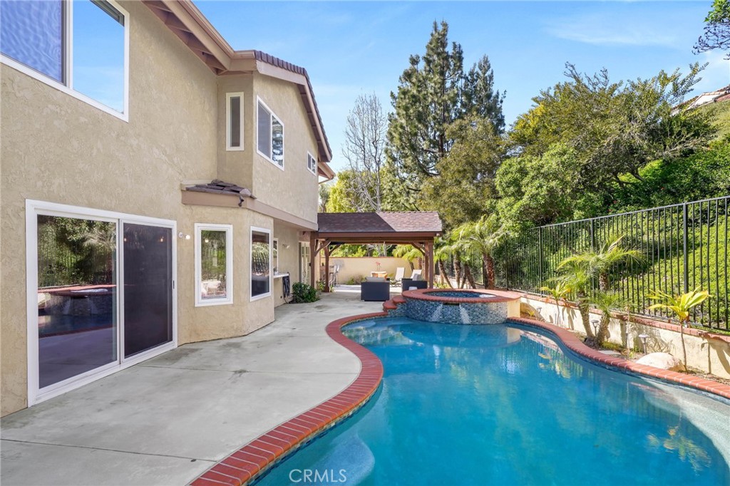 3807 E Ridgeway Road