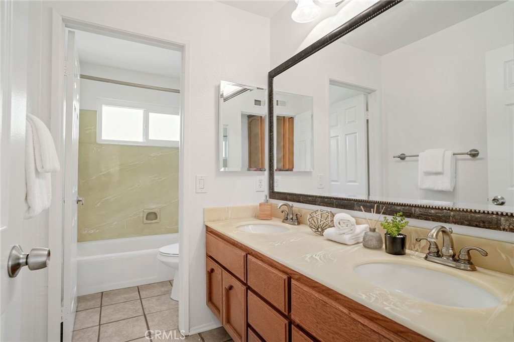 3807 E Ridgeway Road