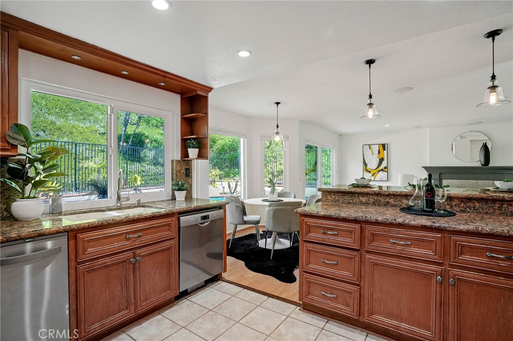 3807 E Ridgeway Road