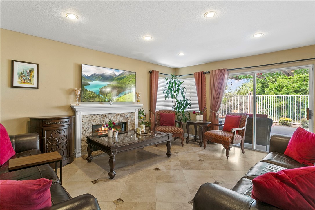 902 Highland View Drive