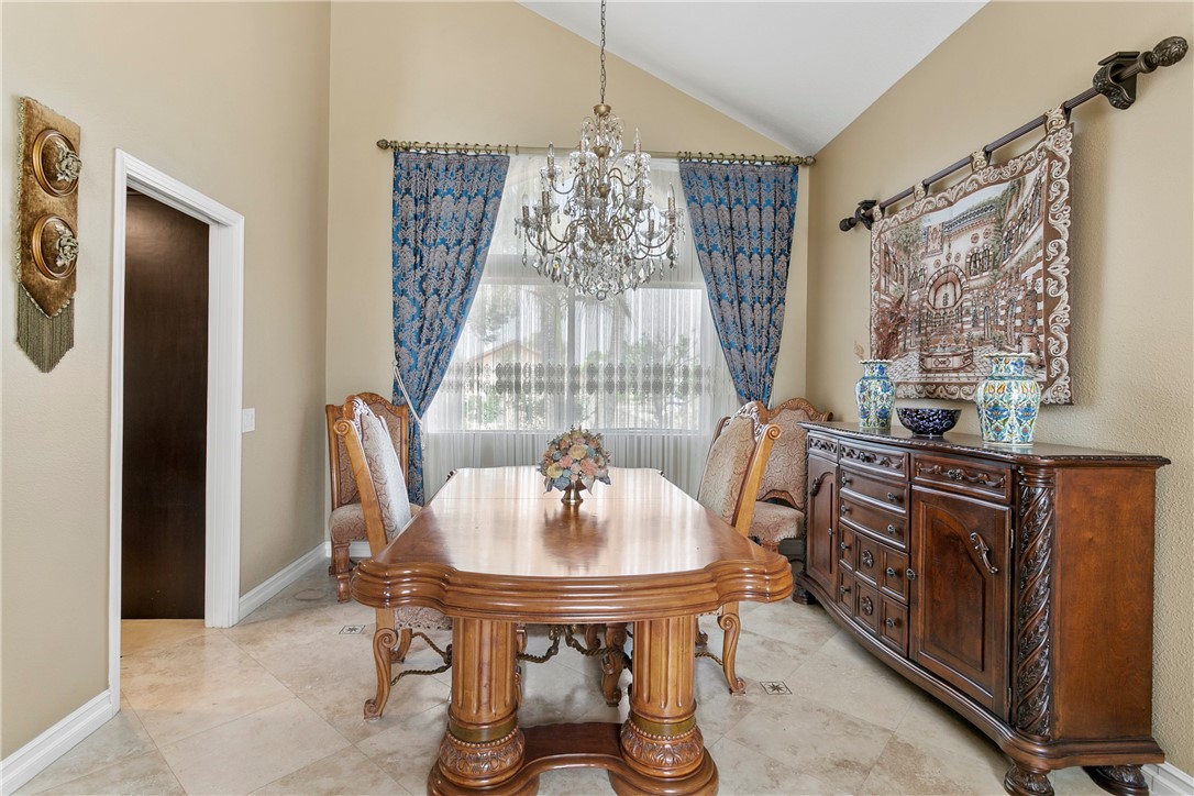 902 Highland View Drive