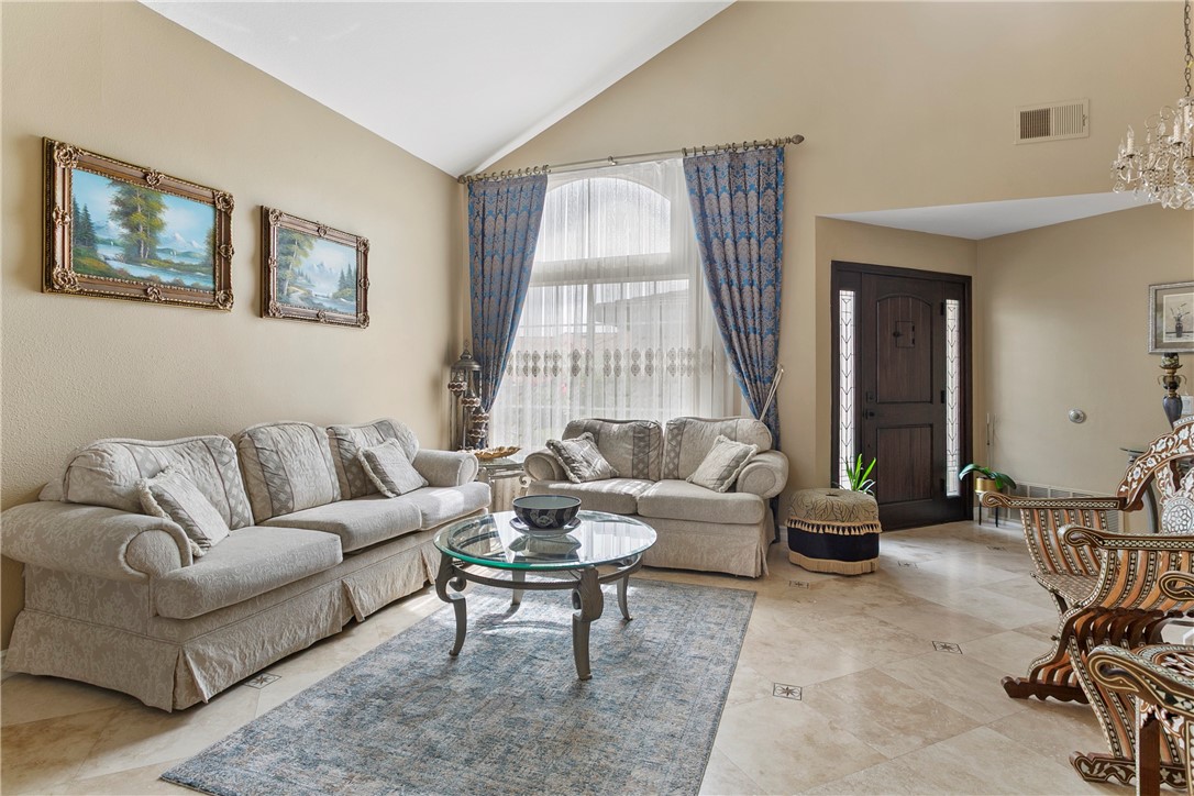 902 Highland View Drive