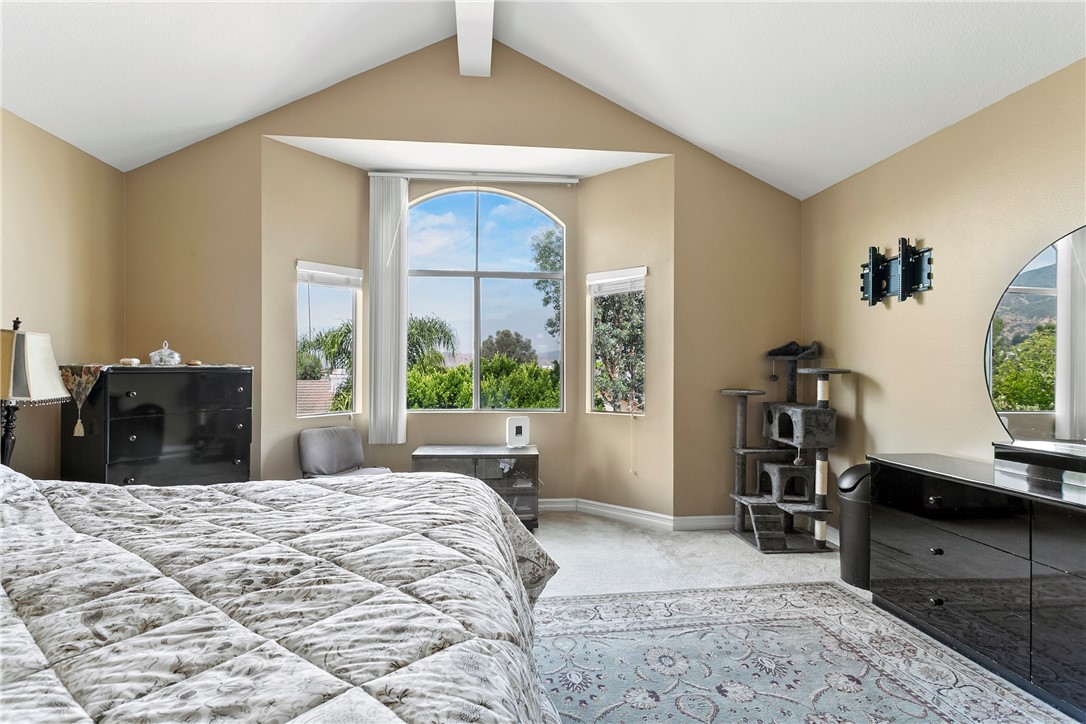 902 Highland View Drive