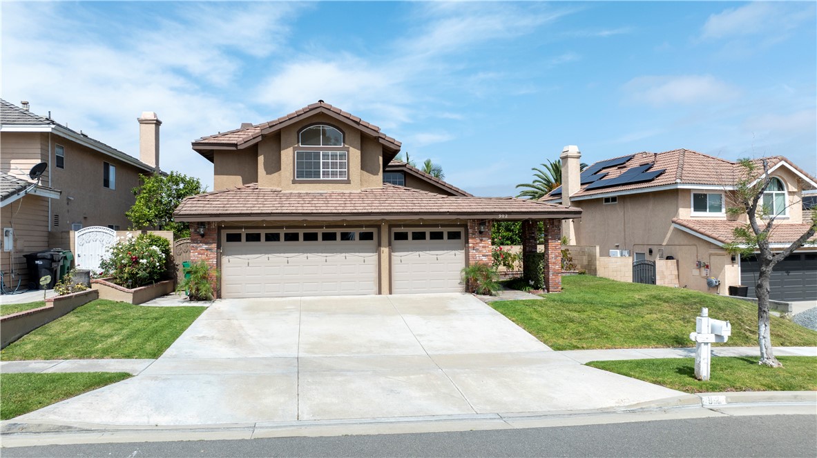 902 Highland View Drive