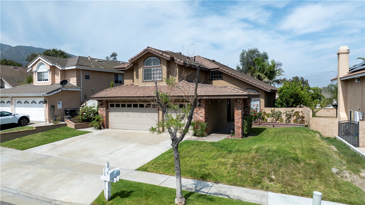 902 Highland View Drive