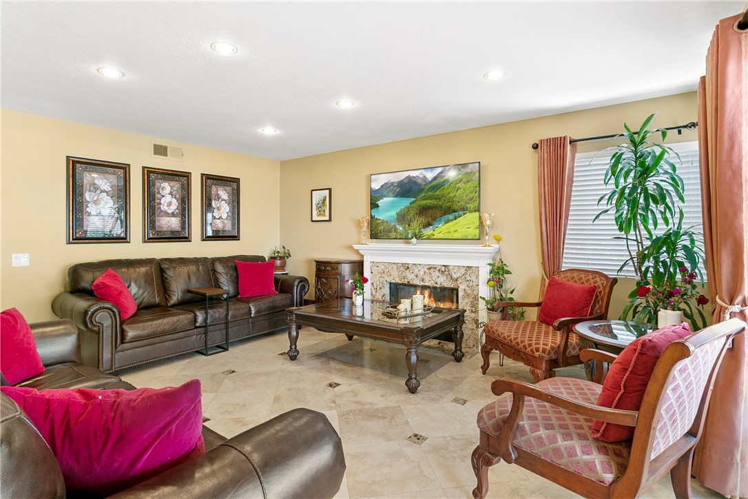 902 Highland View Drive