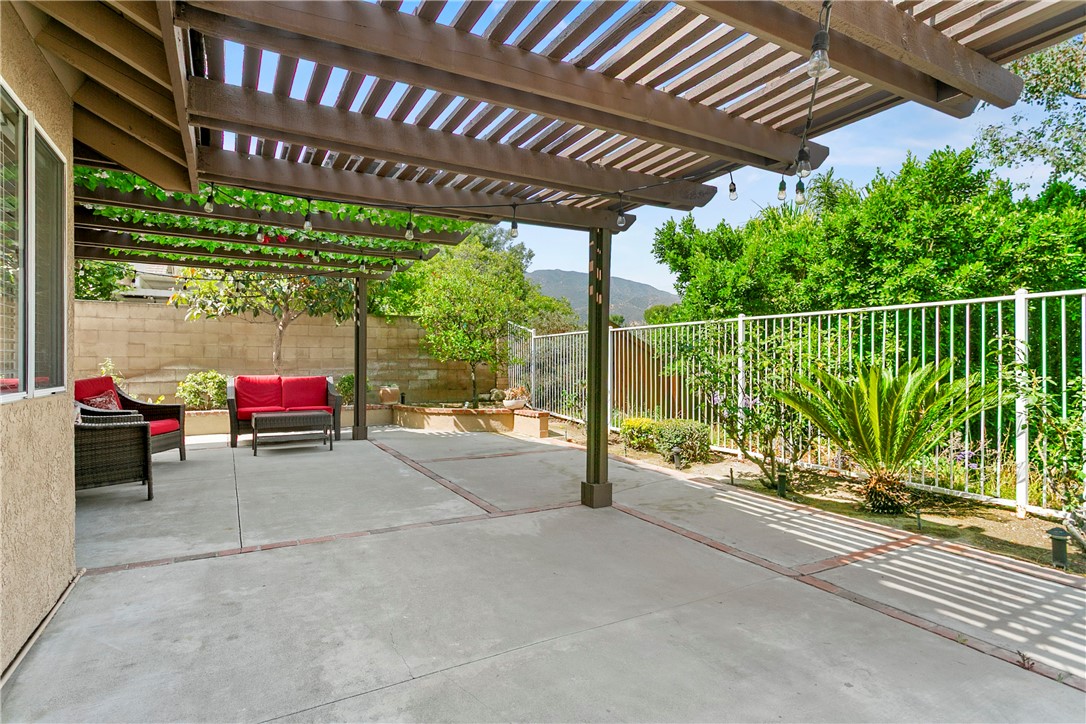 902 Highland View Drive