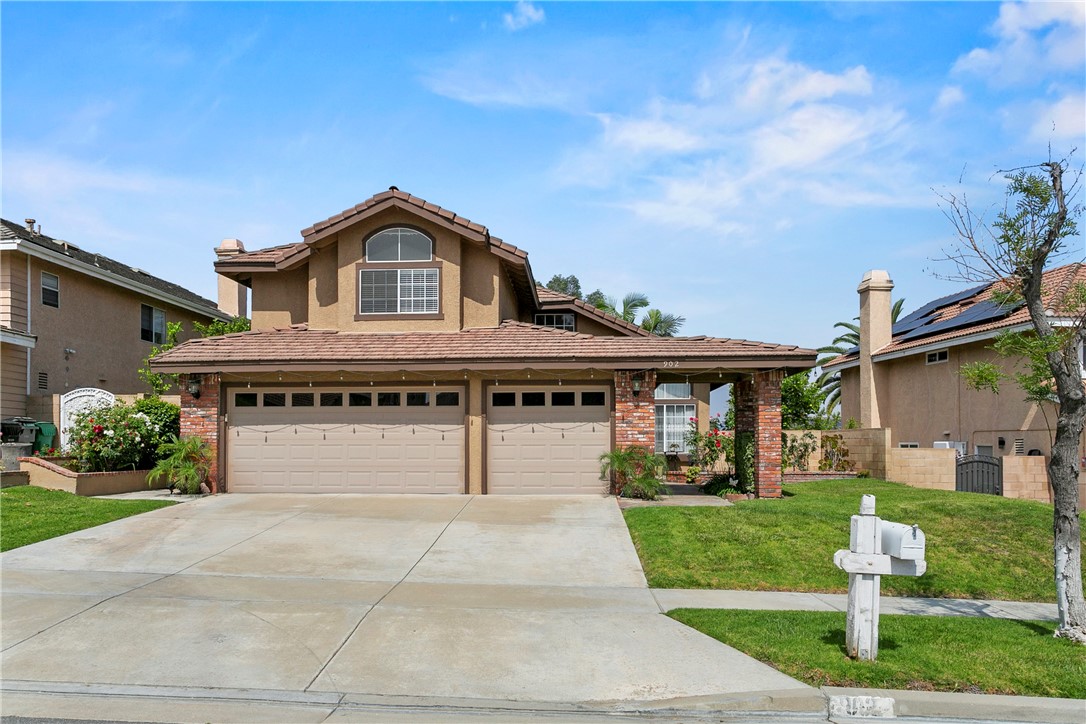 902 Highland View Drive