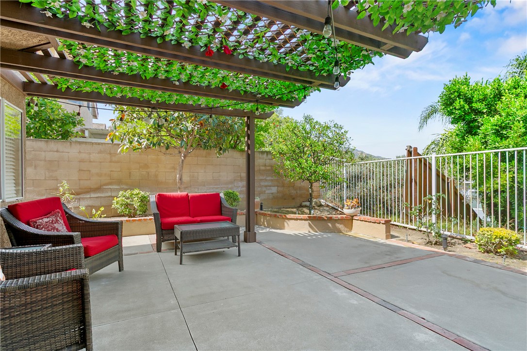 902 Highland View Drive