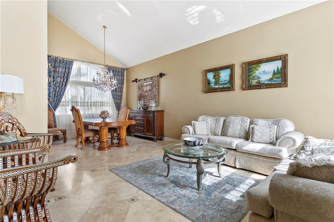 902 Highland View Drive