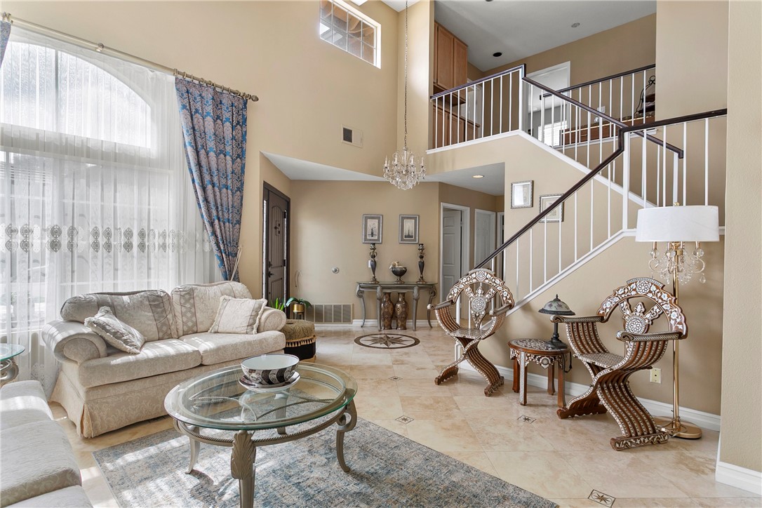 902 Highland View Drive